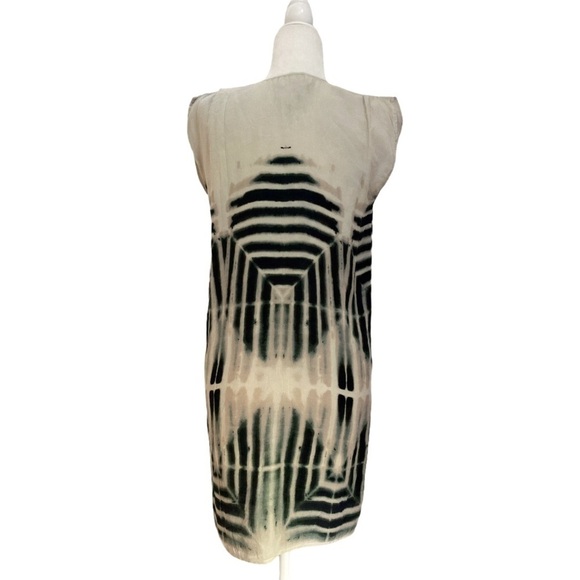 Laura Siegel Batik Handcrafted Silk Shift Dress - Picture 4 of 8